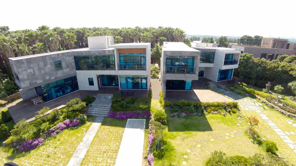 Cobeach Familiar Pension Seogwipo Exterior photo