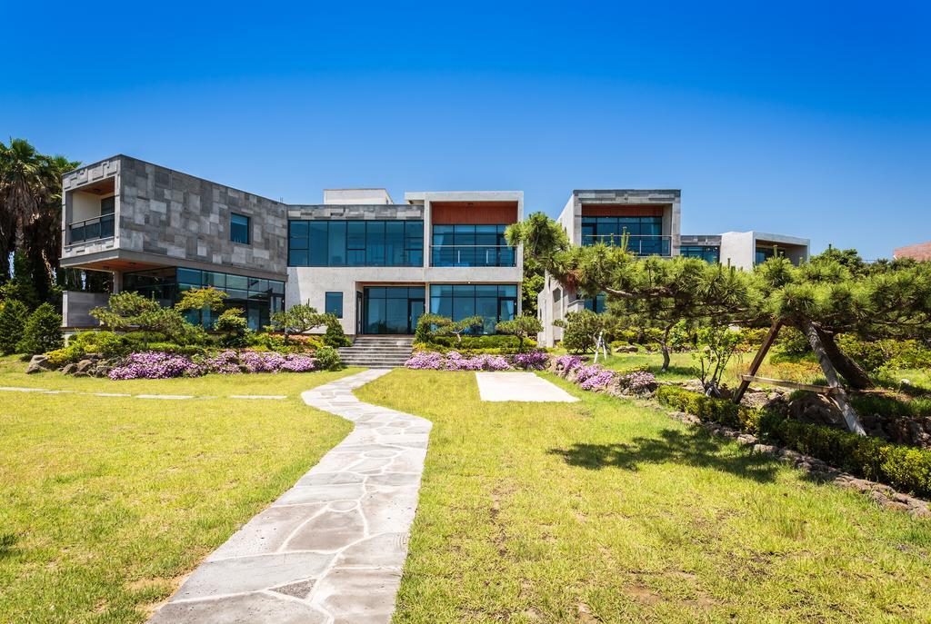 Cobeach Familiar Pension Seogwipo Exterior photo